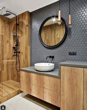 mozaika heksagon w łazience - Raw Decor